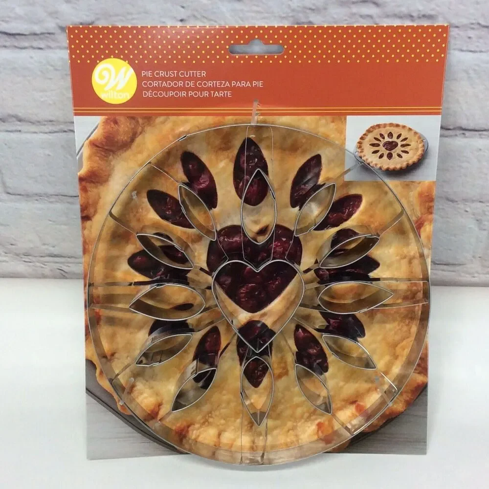 Wilton Autumn Holiday Pie Crust & Cookie Cutters Lot of 3 Assorted Fall Shapes